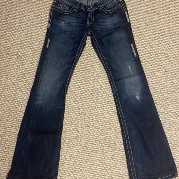 Buckle - Picture 1 of 4